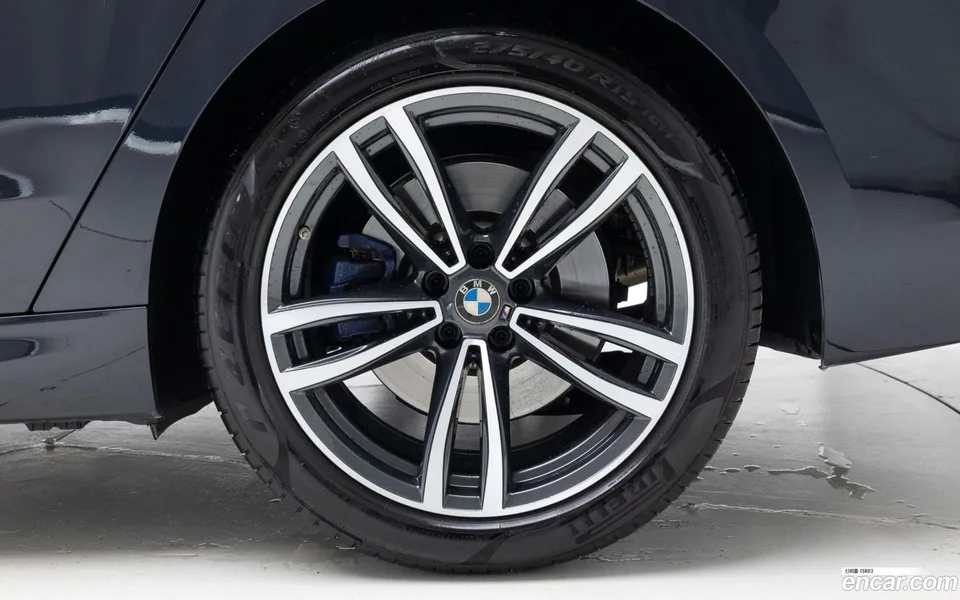 BMW 6 Series GT 620d M 2023 — миниатюра 5
