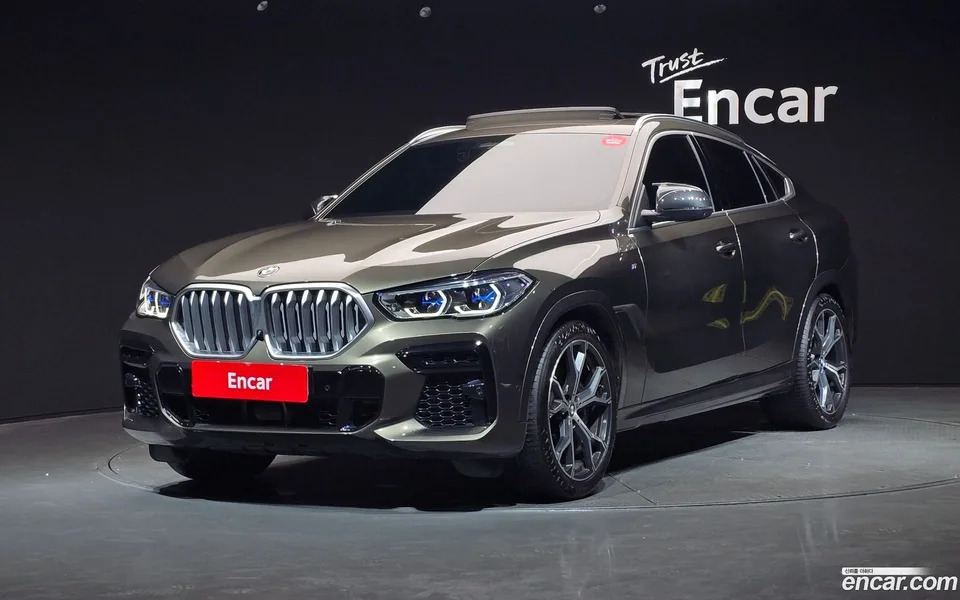 BMW X6 xDrive40i M 2022 — фото 1, купить с доставкой в Москву