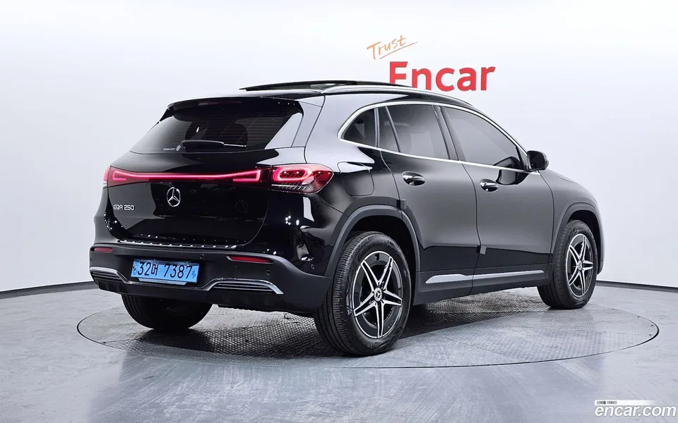 Mercedes-Benz EQA EQA250 AMG 2024 — миниатюра 2