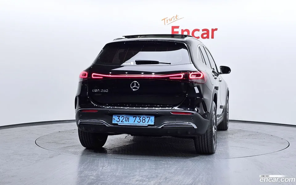 Mercedes-Benz EQA EQA250 AMG 2024 — миниатюра 4