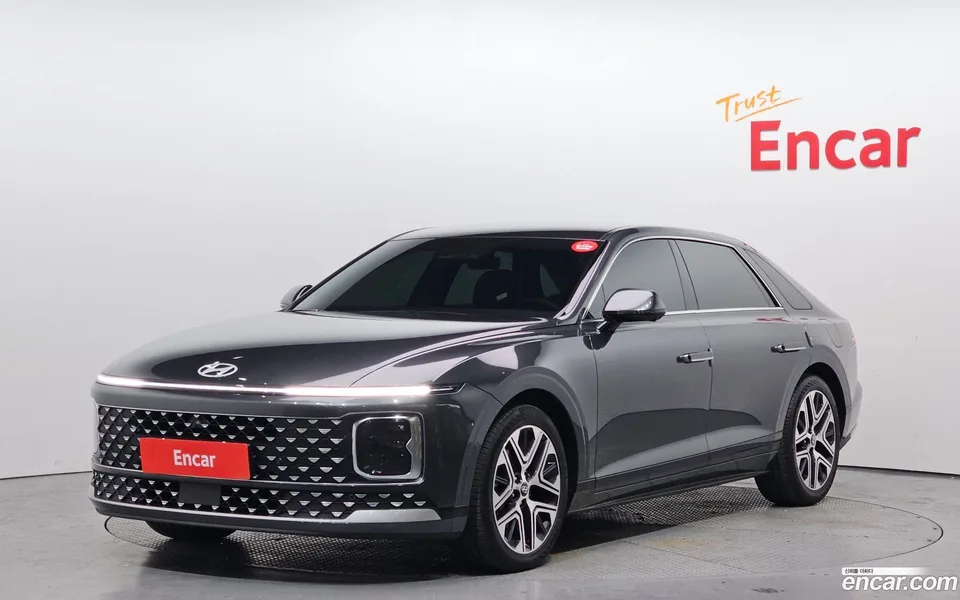 Hyundai Grandeur (GN7) 2.5 2WD 2025 — фото 1, купить с доставкой в Москву