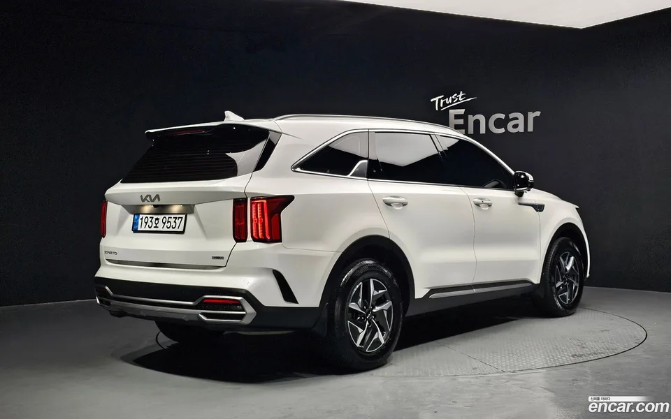 Kia Sorento HEV 1.6 2WD 2023 — миниатюра 2