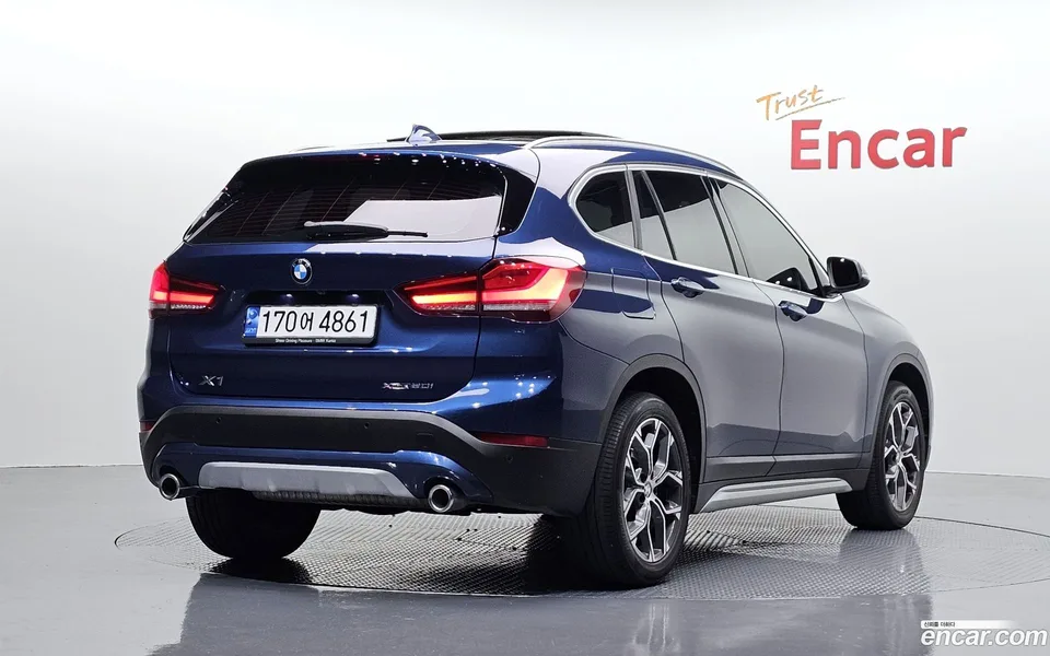 BMW X1 xDrive 20i xLine 2022 — миниатюра 2