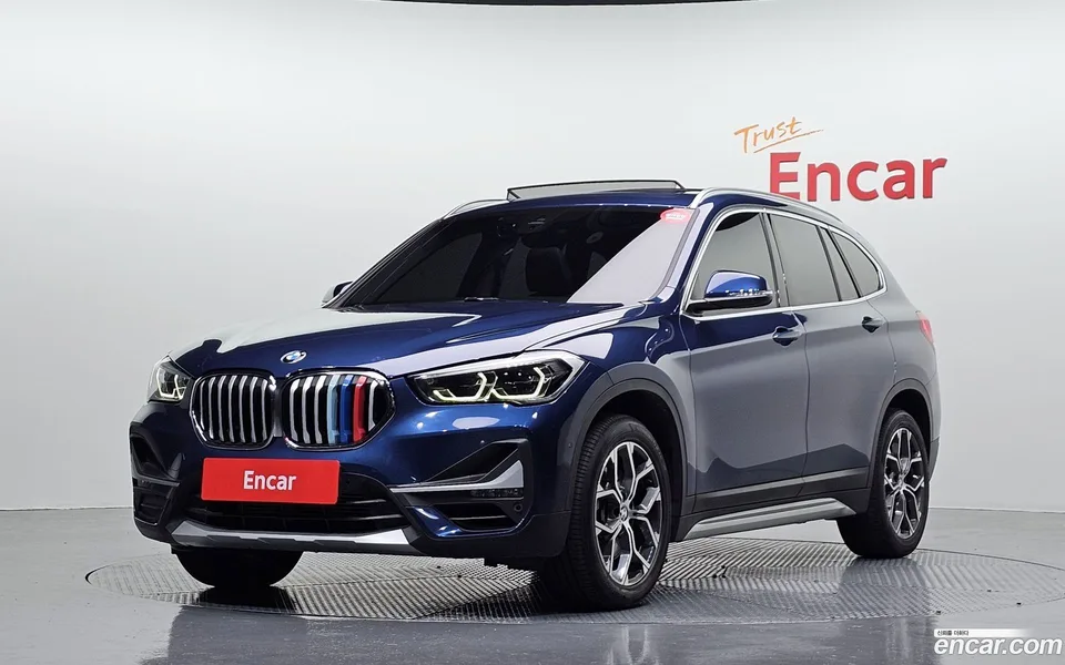 BMW X1 xDrive 20i xLine 2022 — фото 1, купить с доставкой в Москву