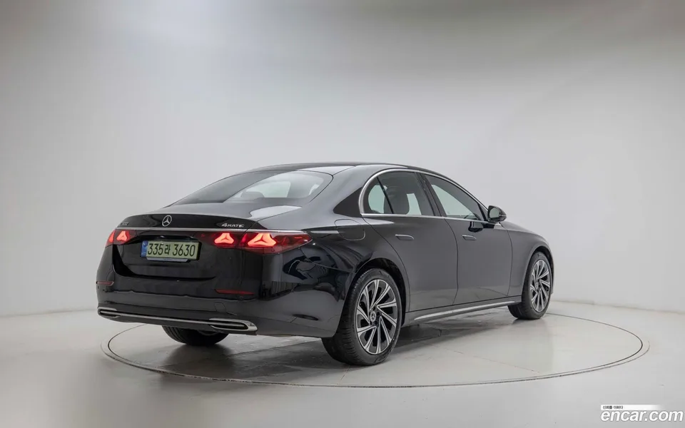 Mercedes-Benz E-Class E300 4MATIC 2025 — миниатюра 2