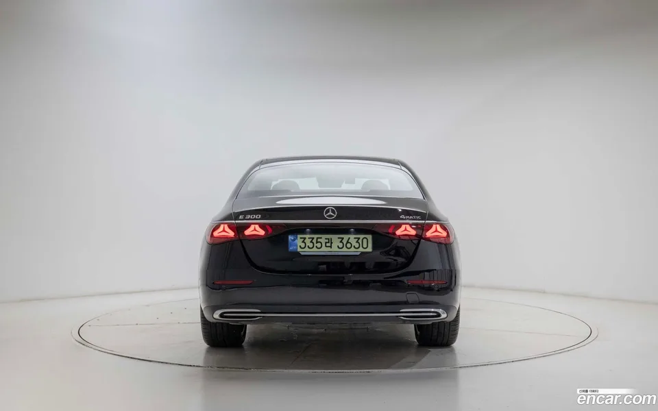Mercedes-Benz E-Class E300 4MATIC 2025 — миниатюра 4