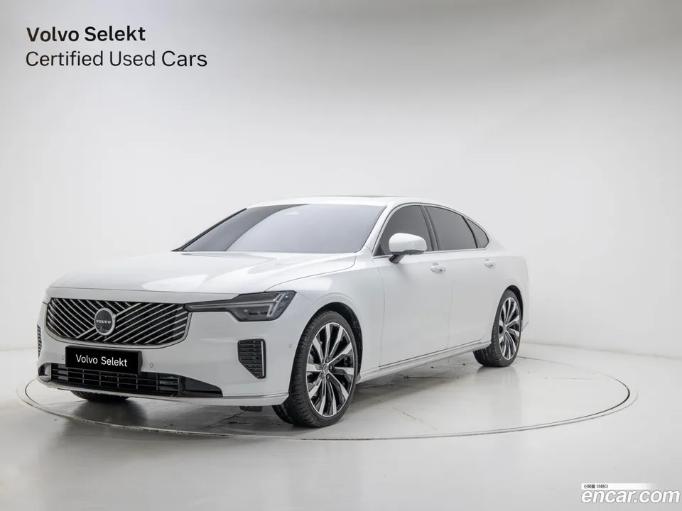Volvo S90 B5 2025 — фото 1, купить с доставкой в Москву