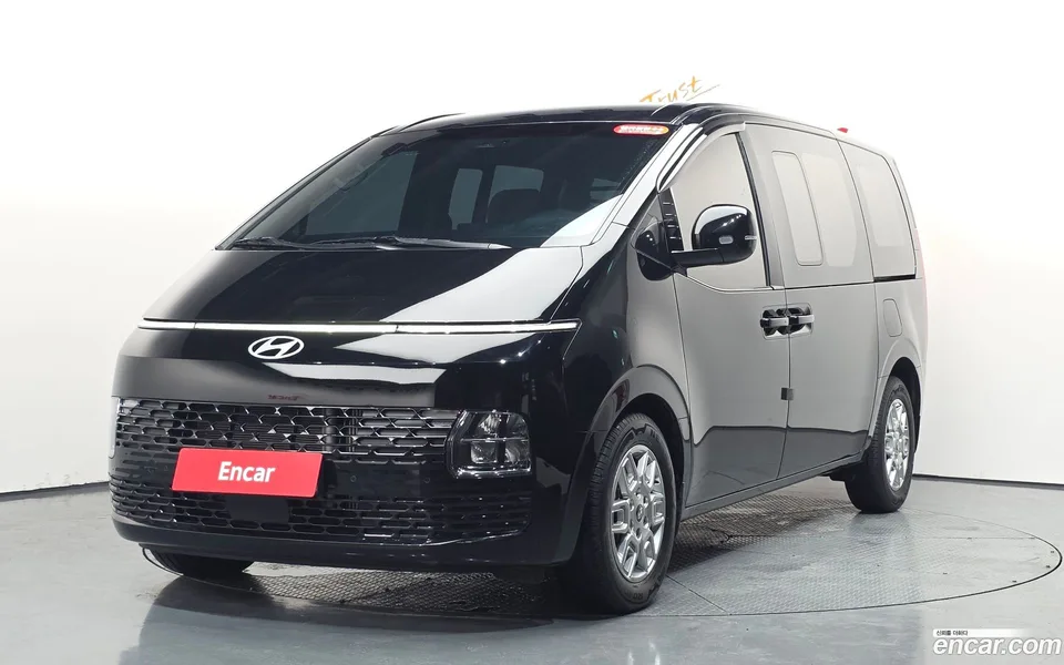 Hyundai Staria 5 2024 — фото 1, купить с доставкой в Москву