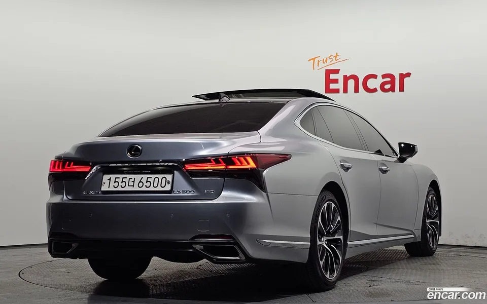 Lexus LS 500 3.5 AWD 2022 — миниатюра 2
