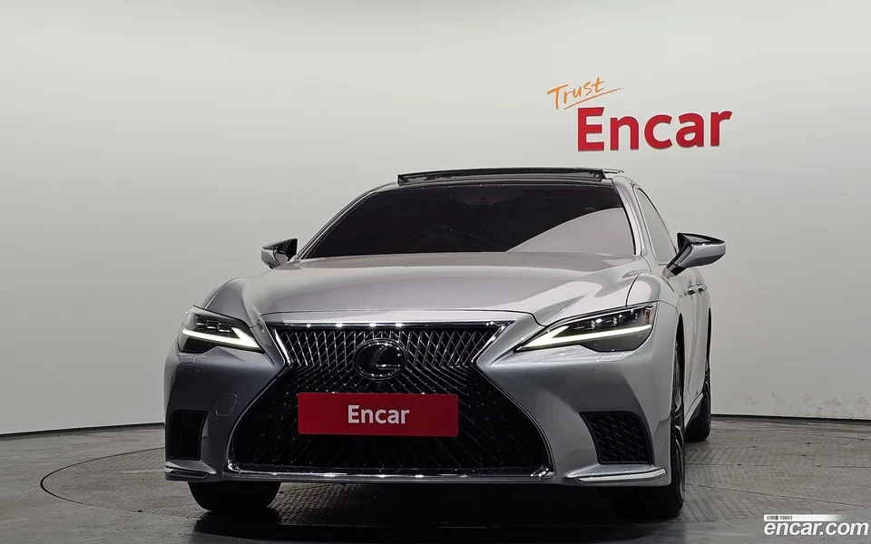 Lexus LS 500 3.5 AWD 2022 — миниатюра 3