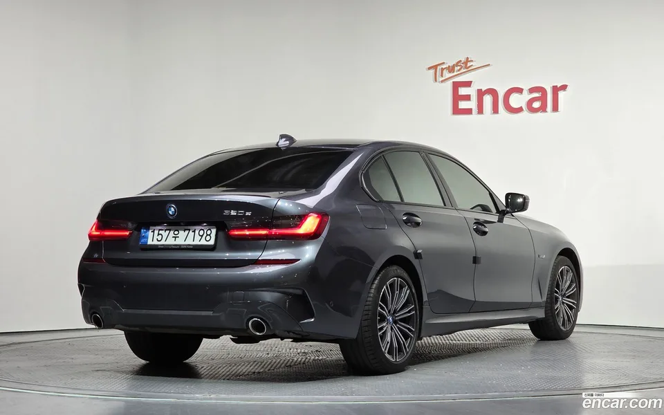 BMW 3 Series 320e M 2022 — миниатюра 2