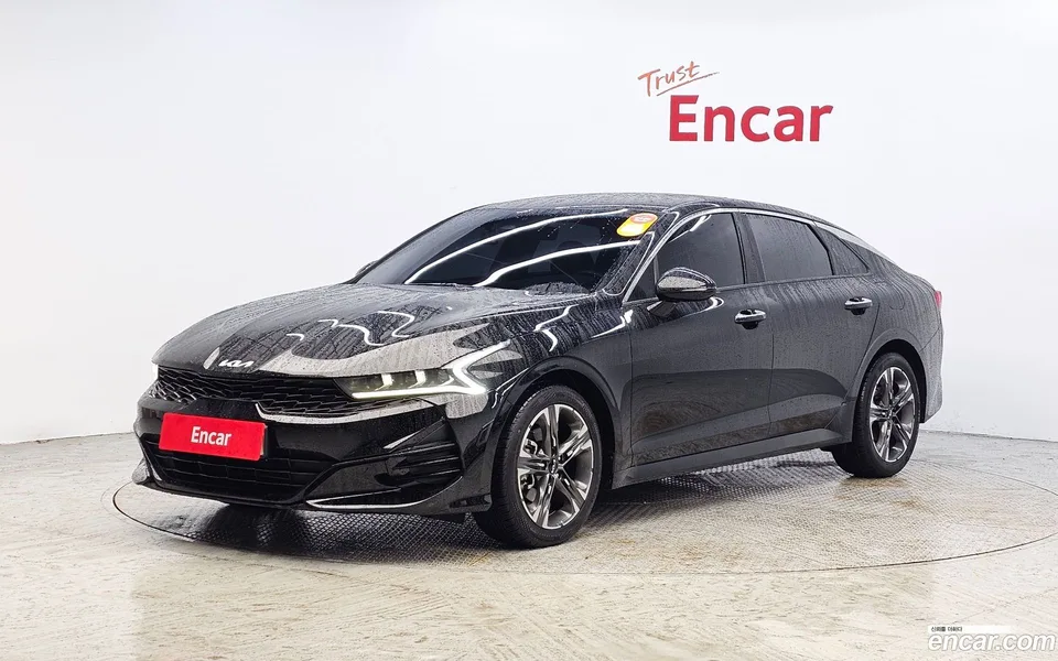 Kia K5 2.0 2023 — фото 1, купить с доставкой в Москву