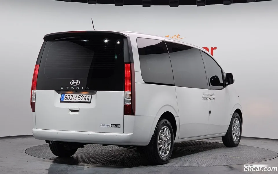 Hyundai Staria 5 2024 — миниатюра 2