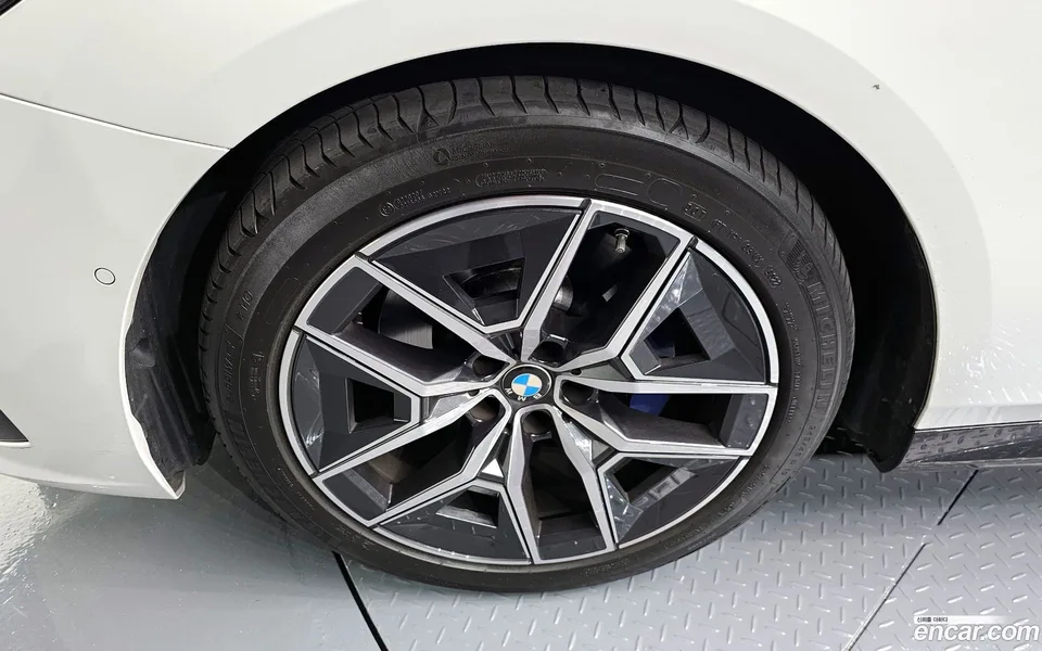 BMW 5 Series 523d M 2023 — миниатюра 5