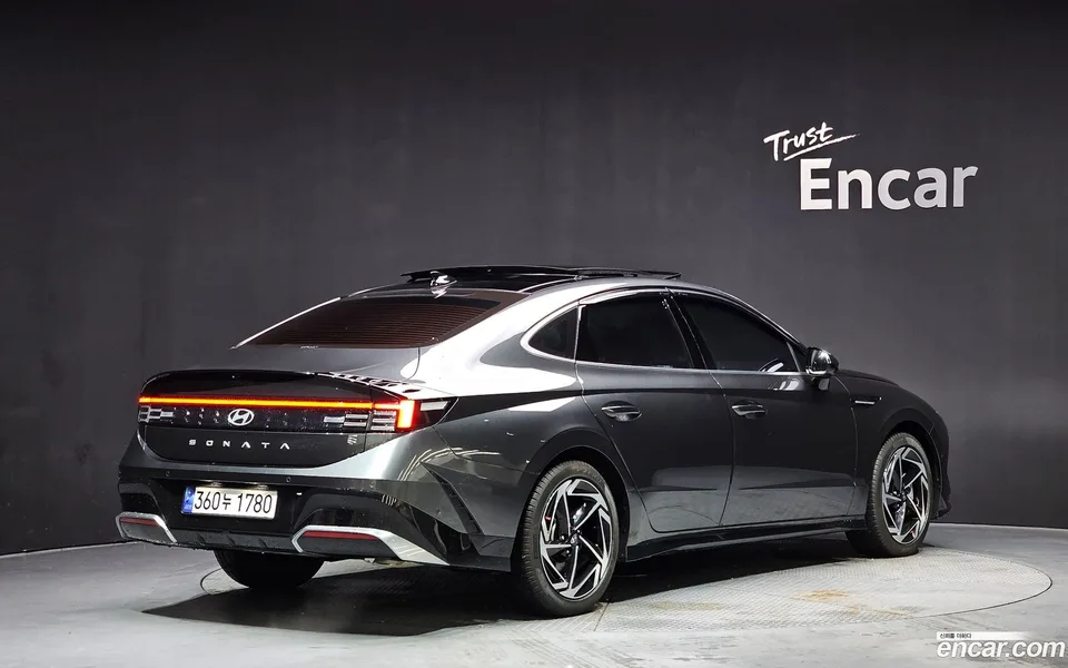 Hyundai Sonata The Edge Hybrid 2025 — миниатюра 2