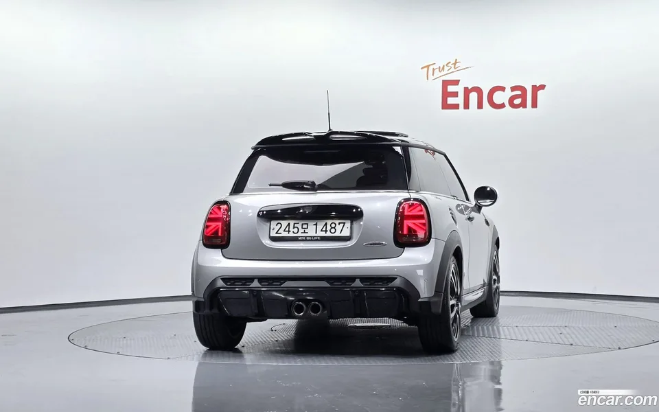 MINI Cooper S JCW 2023 — миниатюра 4