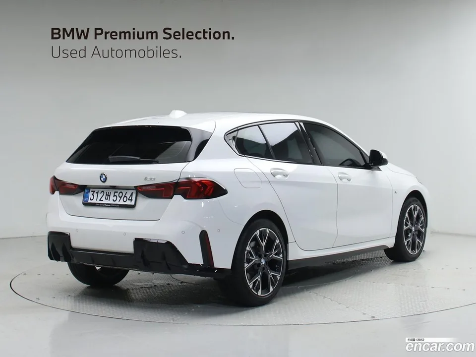 BMW 1 Series 120 M 2025 — миниатюра 4