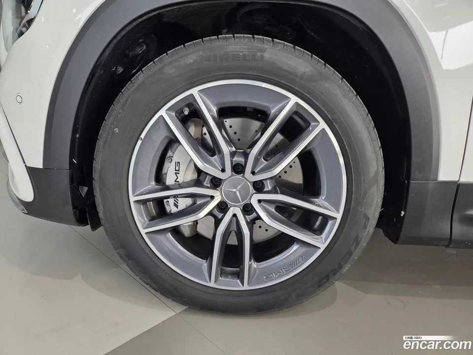 Mercedes-Benz GLB-Class AMG GLB35 4MATIC 2025 — миниатюра 5