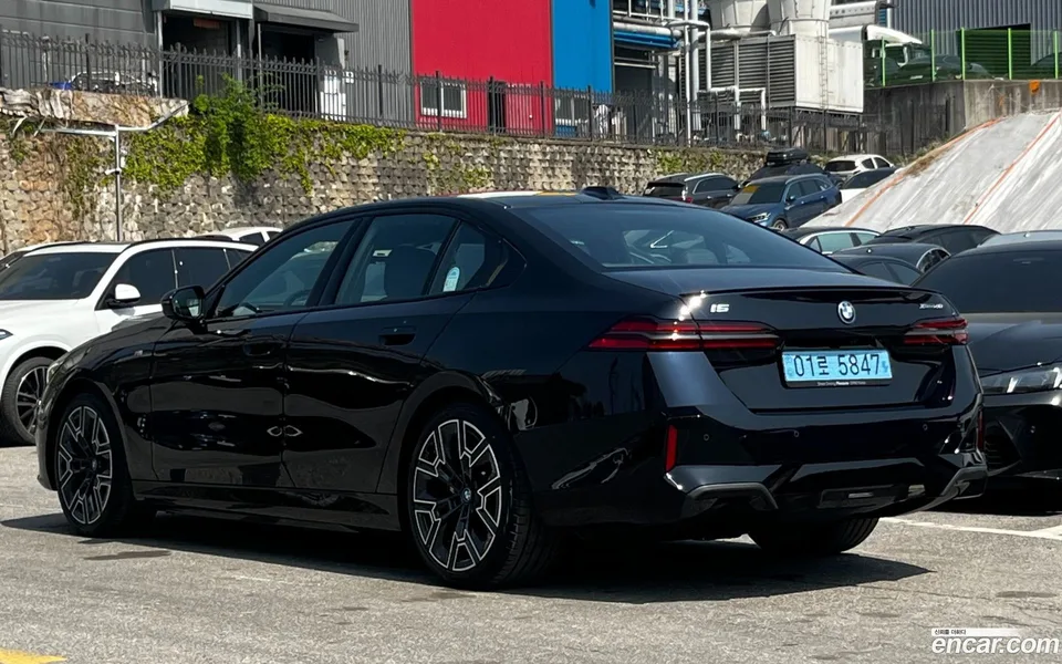 BMW i5 xDrive 40 M 2024 — миниатюра 2