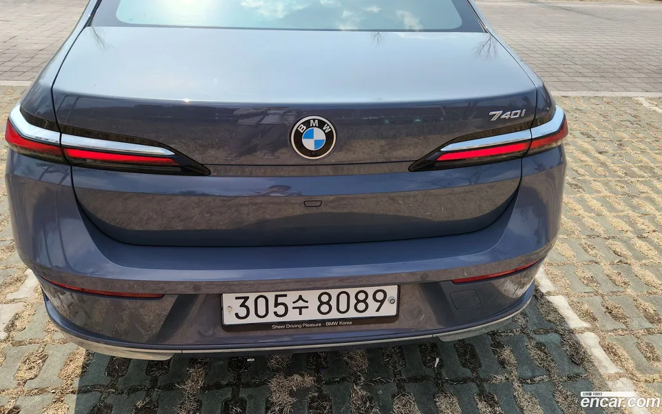 BMW 7 Series 740i sDrive 2023 — миниатюра 4