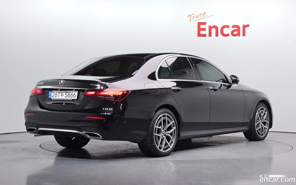 Mercedes-Benz E-Class E220d 4MATIC AMG Line 2022 — миниатюра 2
