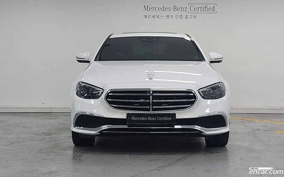 Mercedes-Benz E-Class E300e 4MATIC 2023 — миниатюра 3