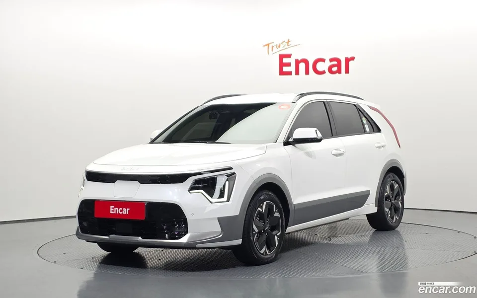 Kia Niro EV 2022 — фото 1, купить с доставкой в Москву