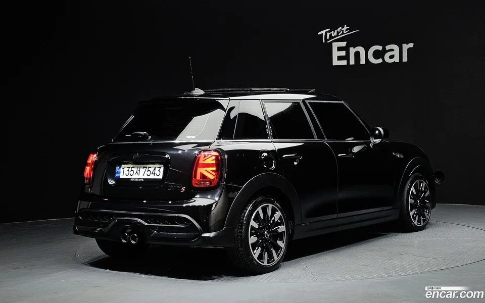 MINI Cooper S 5 2022 — миниатюра 2