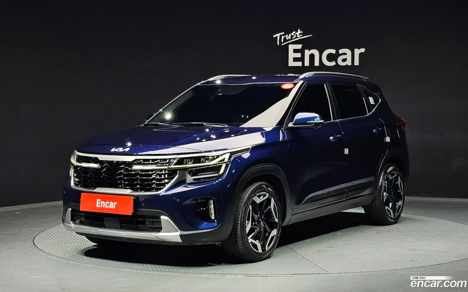Kia Seltos 1.6 2WD 2023 — фото 1, купить с доставкой в Москву