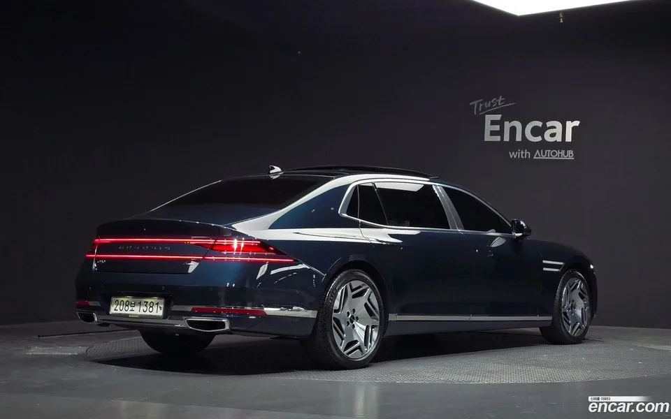 Genesis G90 3.5 e-S/C AWD LWB 2022 — миниатюра 2
