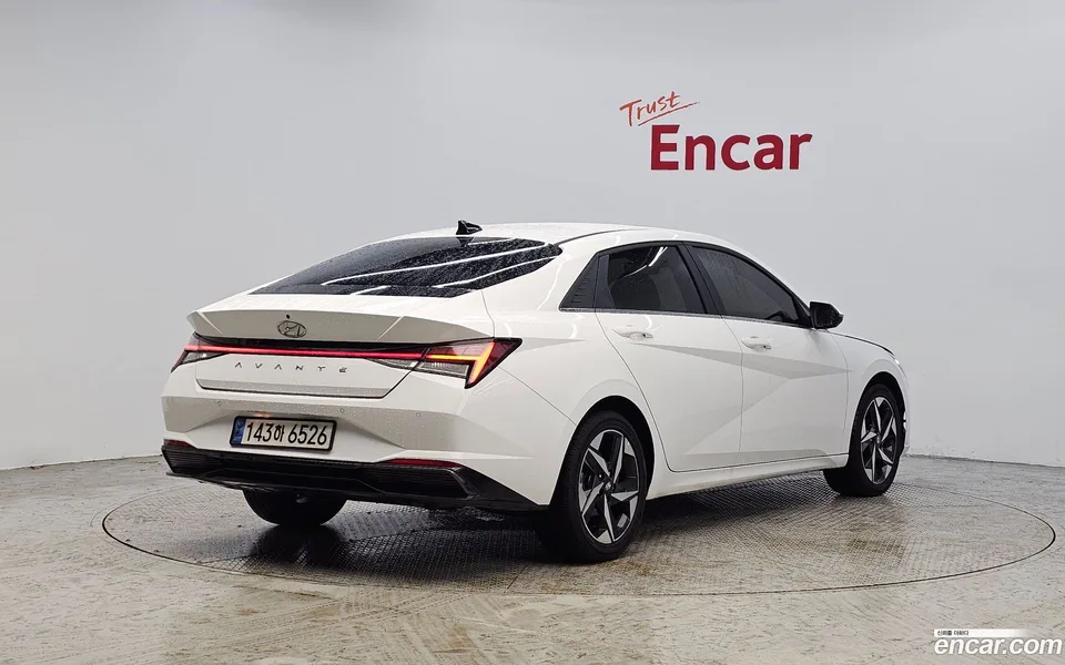 Hyundai Avante Hybrid 2023 — миниатюра 2