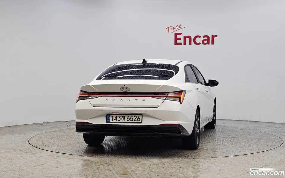 Hyundai Avante Hybrid 2023 — миниатюра 4