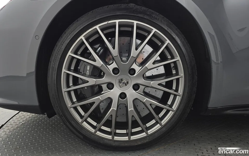 Porsche Panamera (976) 4.0 S E- 2025 — миниатюра 5