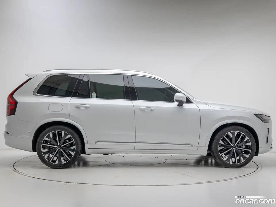 Volvo XC90 T8 2025 — миниатюра 4