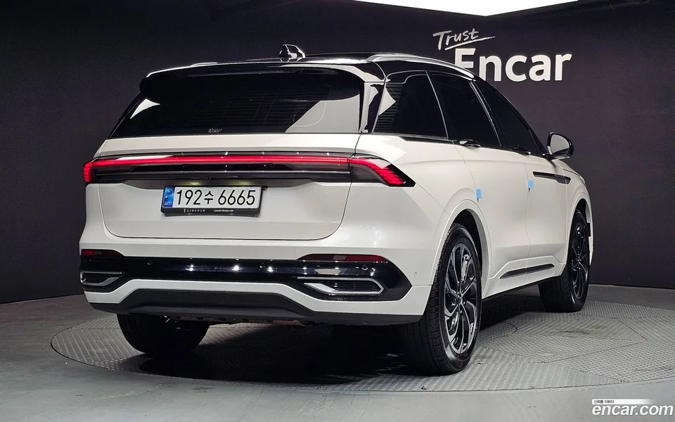 Lincoln Nautilus 2.0 AWD 2024 — миниатюра 2