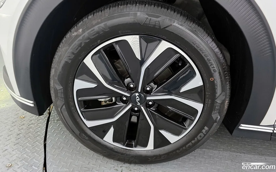 Kia EV6 2024 — миниатюра 5