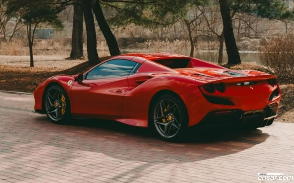 Ferrari F8 Spider 3.9 V8 2022 — миниатюра 2