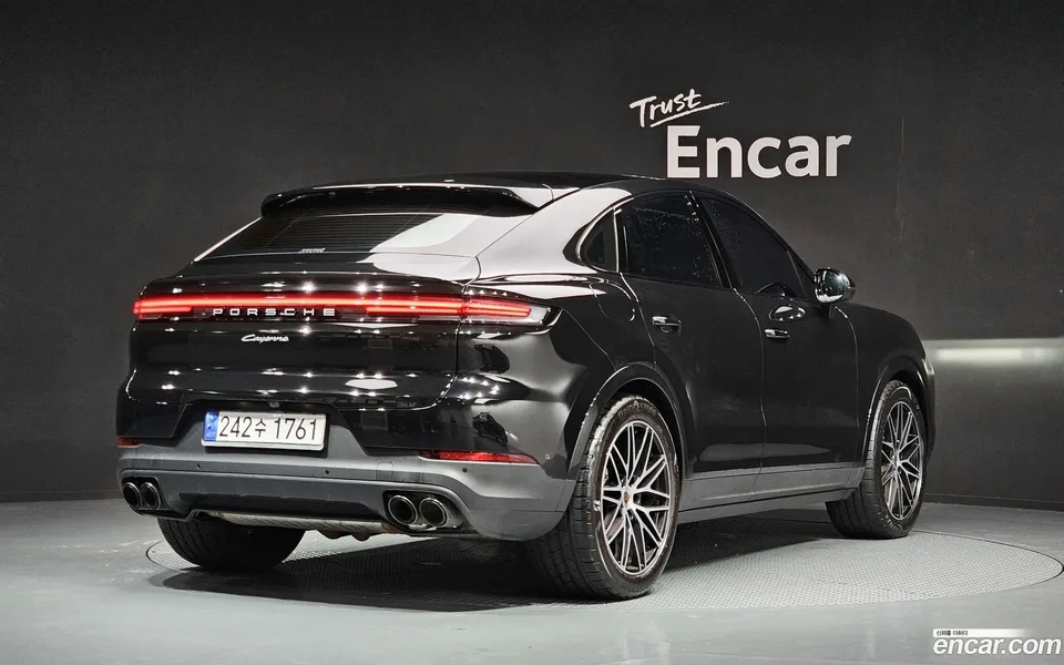 Porsche Cayenne 3.0 2023 — миниатюра 2
