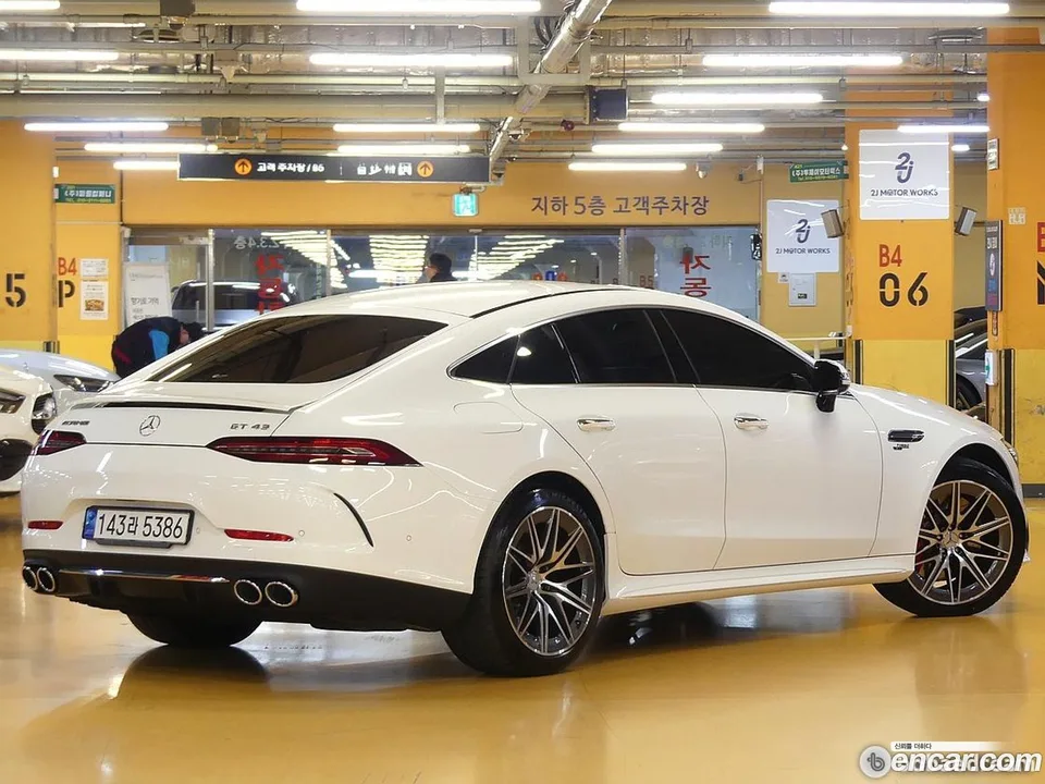 Mercedes-Benz AMG GT 4 43 4MATIC+ 2023 — миниатюра 3