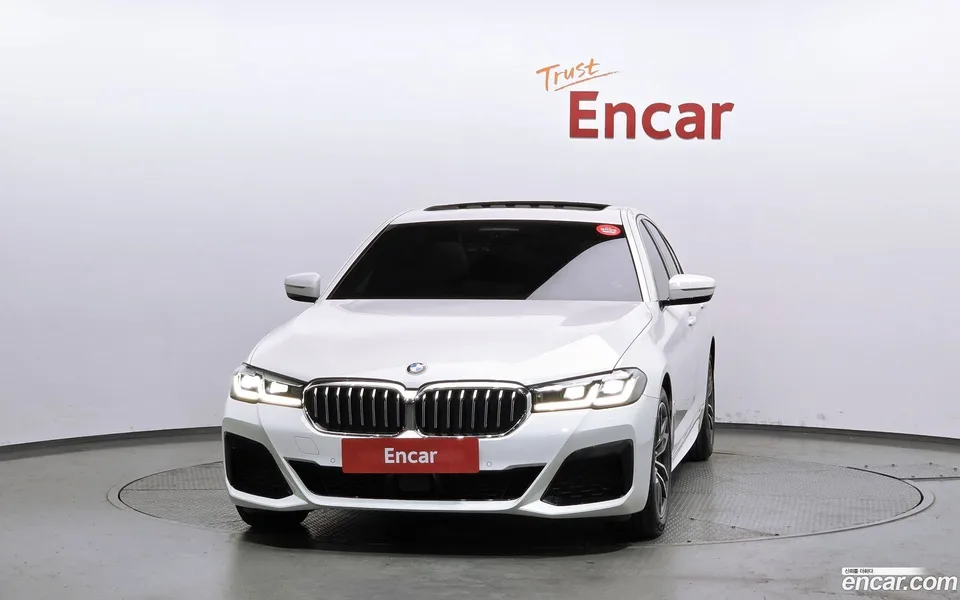 BMW 5 Series 520i M 2022 — миниатюра 3