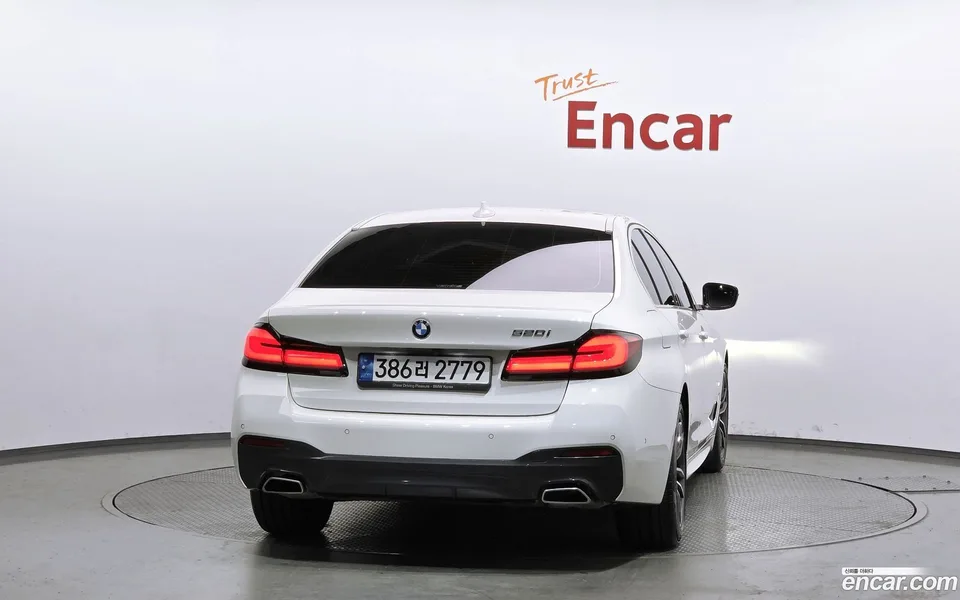 BMW 5 Series 520i M 2022 — миниатюра 4