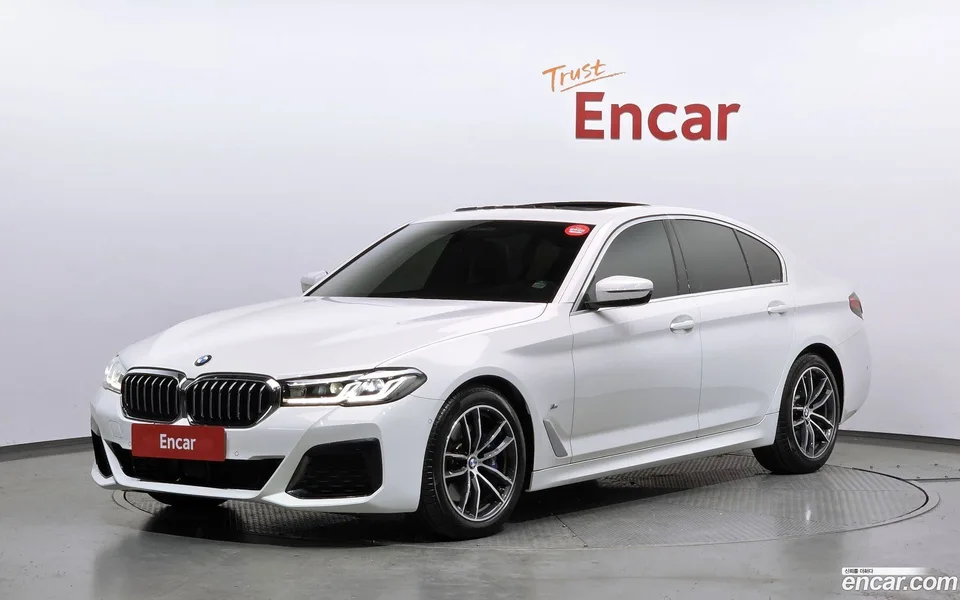 BMW 5 Series 520i M 2022 — фото 1, купить с доставкой в Москву