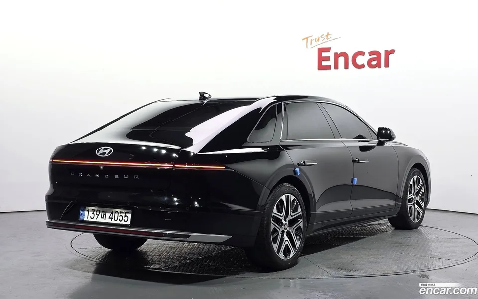 Hyundai Grandeur 2.5 2WD 2023 — миниатюра 2