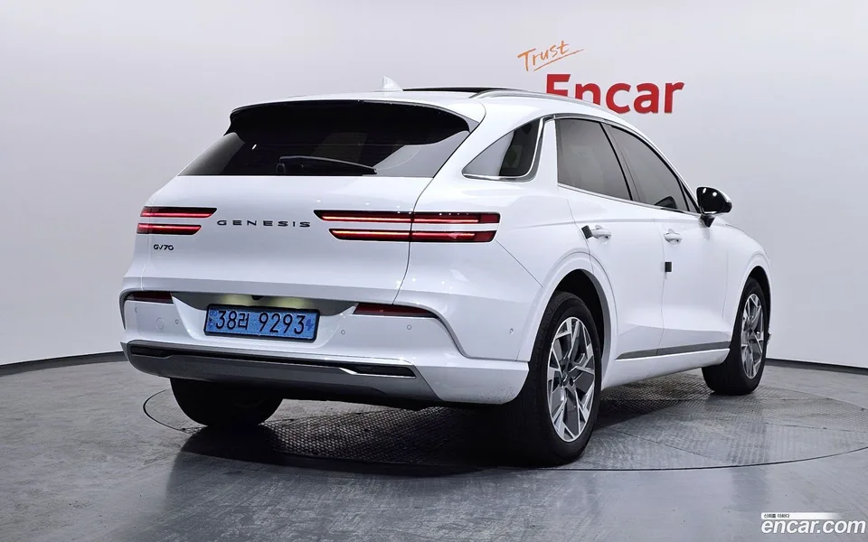 Genesis Electrified GV70 e-AWD 2022 — миниатюра 2