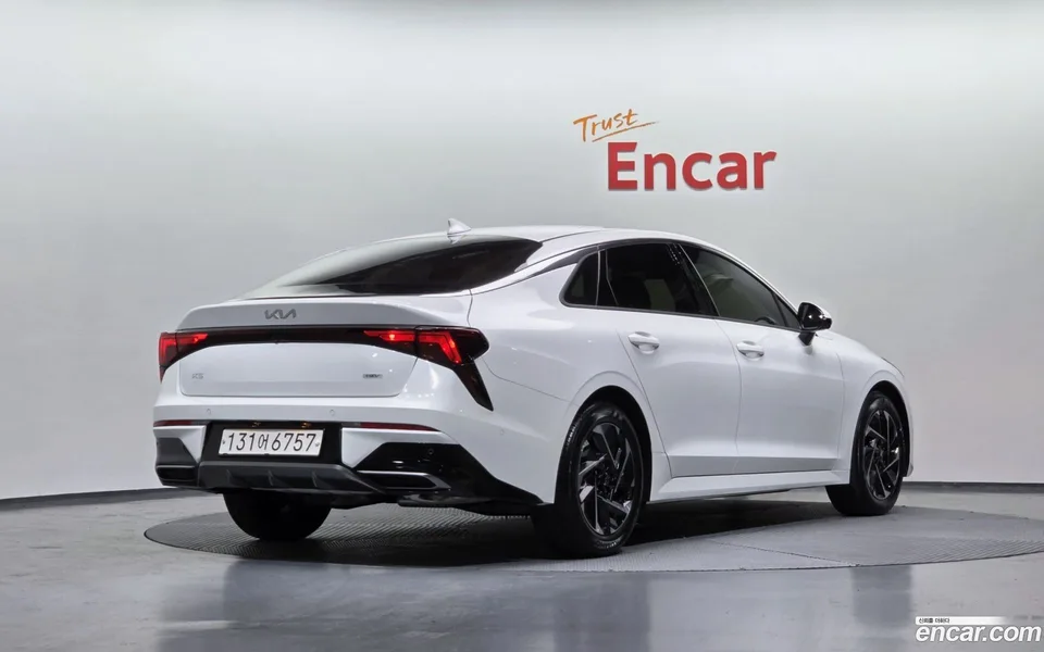 Kia K5 Hybrid 2025 — миниатюра 2