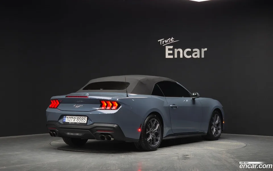 Ford Mustang 2.3 2023 — миниатюра 2