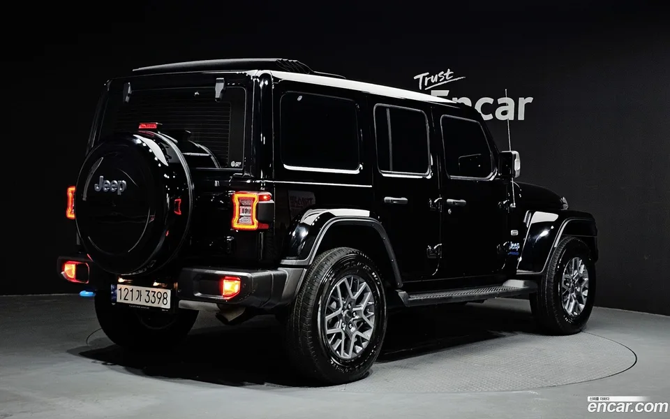 Jeep Wrangler 2.0 4 4xe 2022 — миниатюра 2