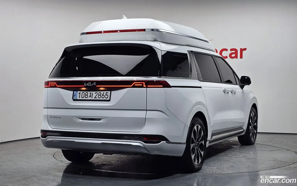 Kia Carnival 7 2023 — миниатюра 2