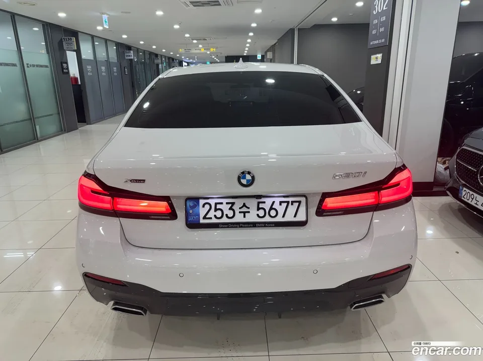 BMW 5 Series 530i xDrive M 2023 — миниатюра 4