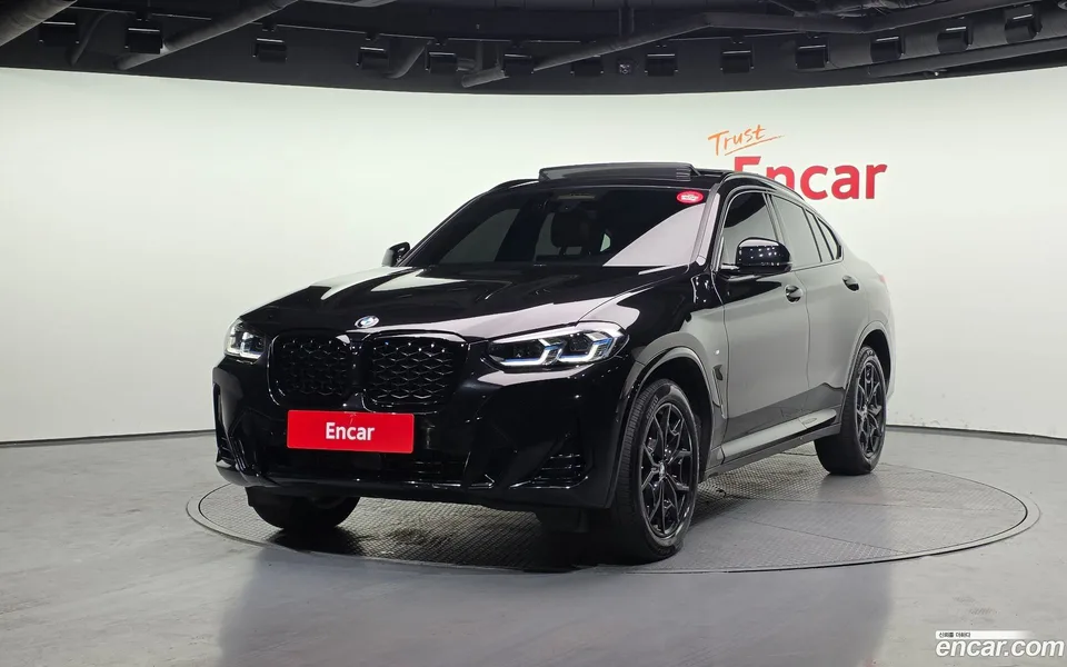 BMW X4 xDrive20i M 2023 — фото 1, купить с доставкой в Москву